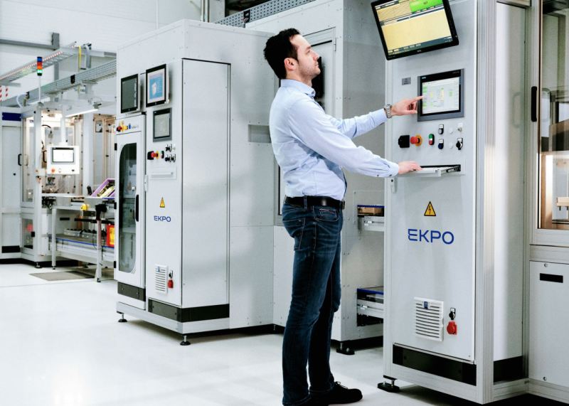 02 NA 25ekpo fuel cell technologies bietet brennstoffzellenstacks und  komponenten fuer ein breites spektrum an anwendungen an.